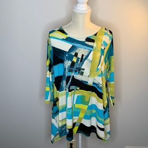 EUC 3/4 length sleeve with handkerchief hem. SZ S